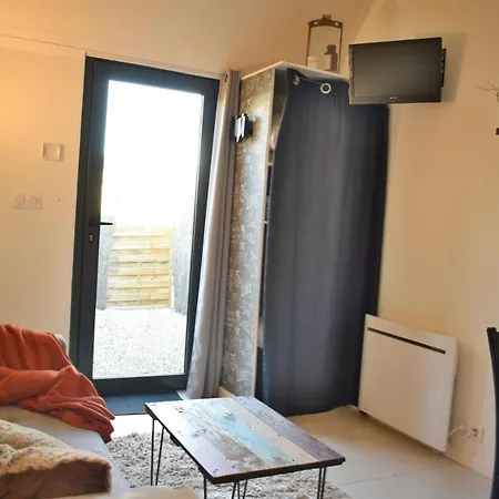 Studio D Avec Petit Exterieur